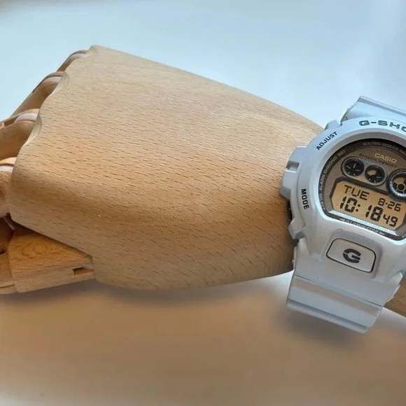 G-Shock White and Gray Digital Smartwatch